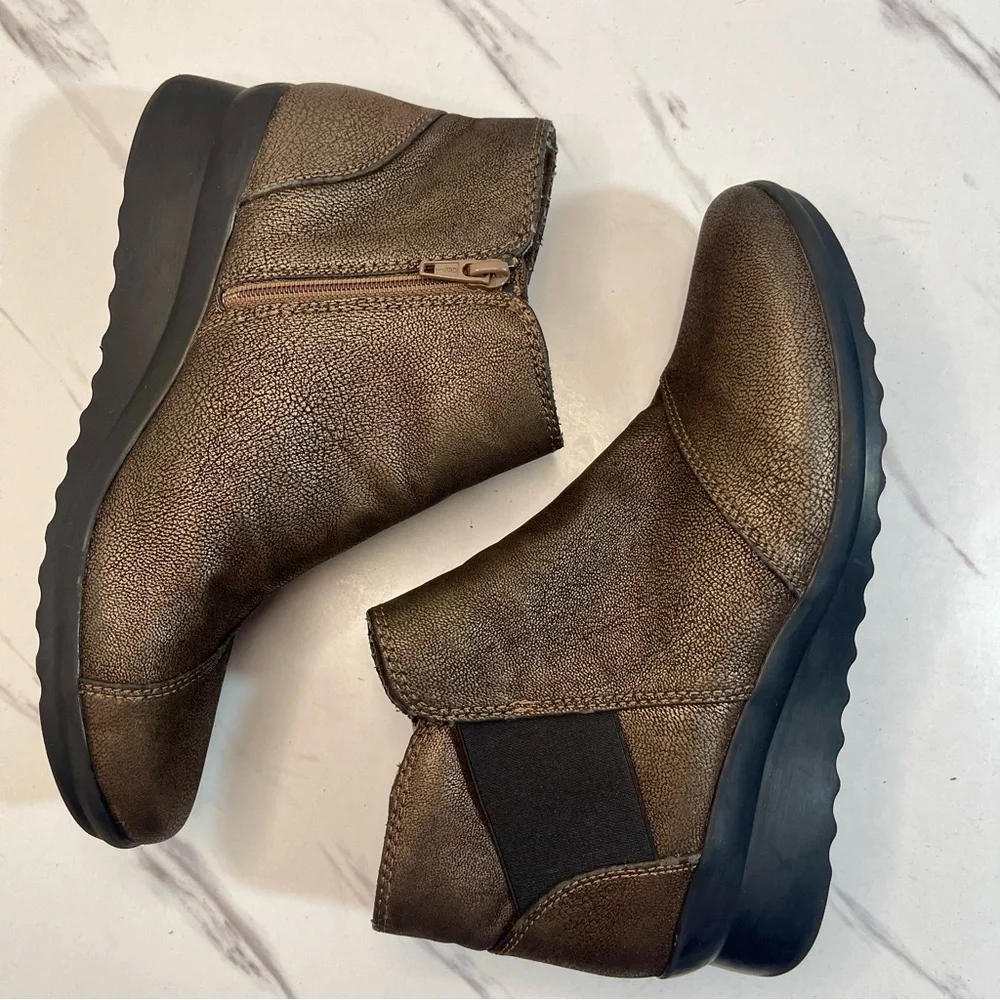 Clarks cloudwalkers Metallic Brown Ankle Booties, Wedge Heel Size 7.5M